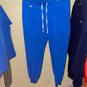 Figs scrubs Zamora jogger scrub pants size small Catarina one pocket top S Royal
